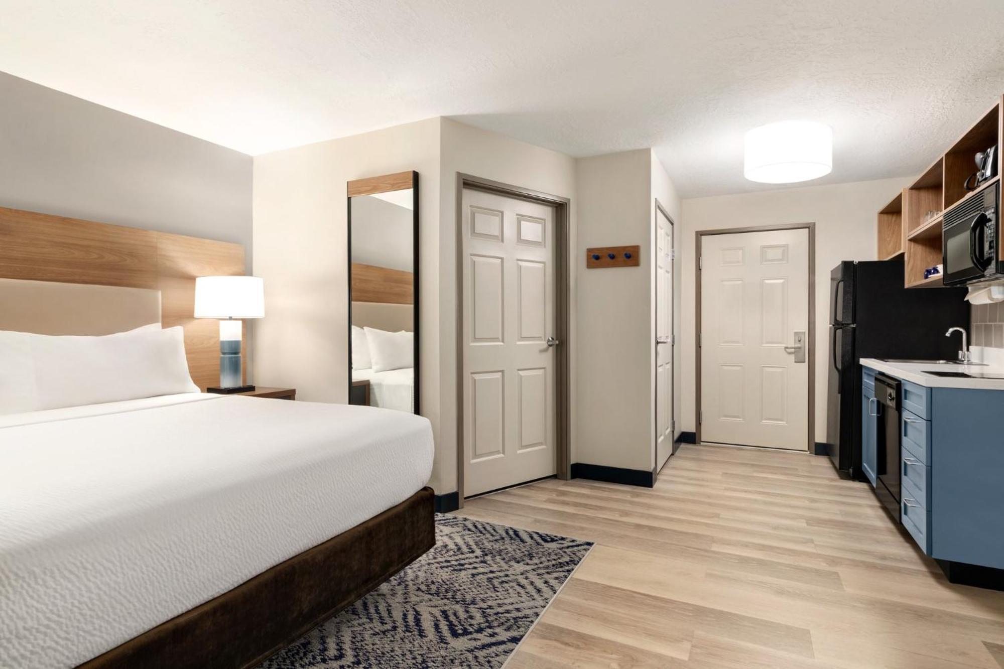 Candlewood Suites Boise - Towne Square By Ihg Exterior foto